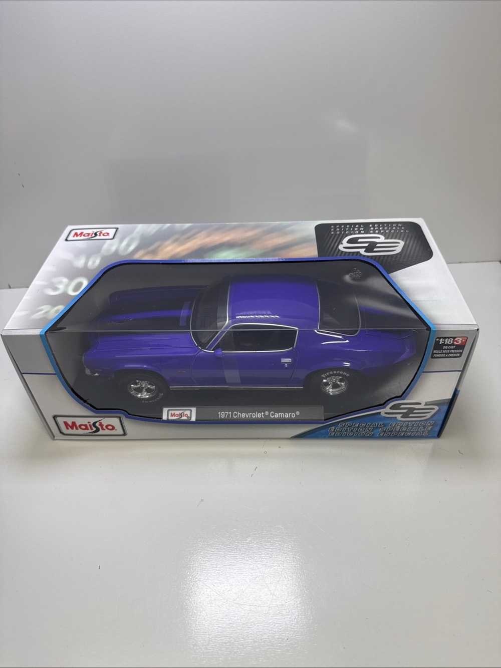 Maisto 1971 Chevrolet Camaro Die-Cast Model Car - Purple